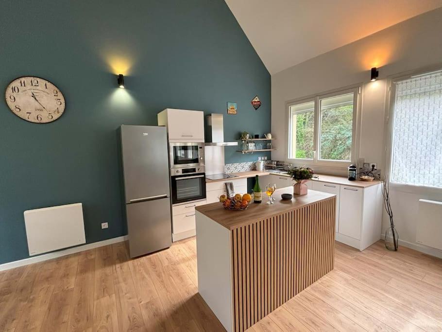 Duplex Parapluies De Netflix Parking * Cherbourg-en-Cotentin